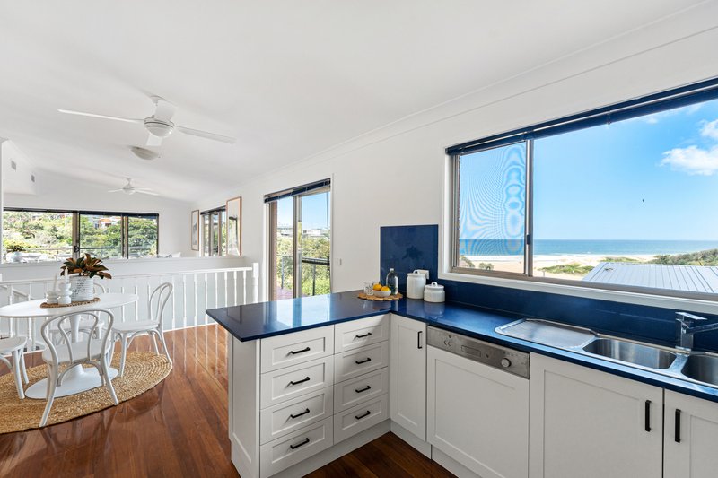 Photo - 16 Seaview Crescent, Stanwell Park NSW 2508 - Image 3