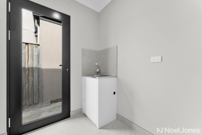 Photo - 16 Semilla Street, Clyde North VIC 3978 - Image 7