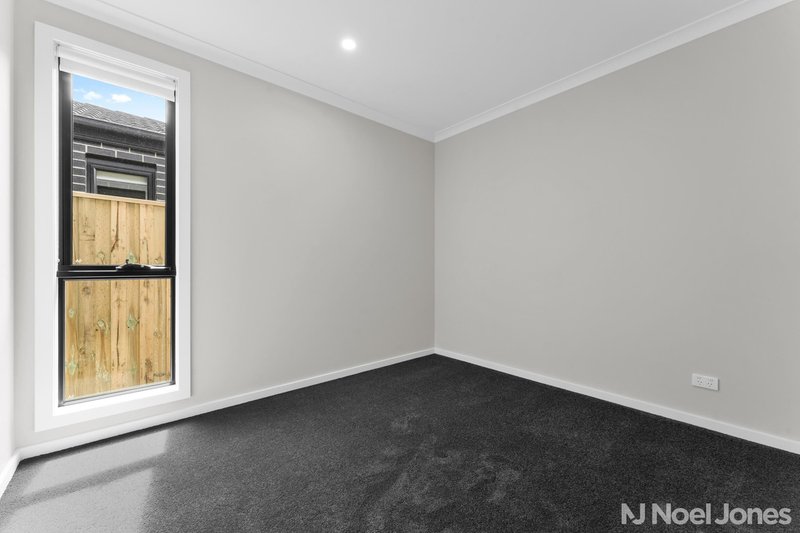 Photo - 16 Semilla Street, Clyde North VIC 3978 - Image 8