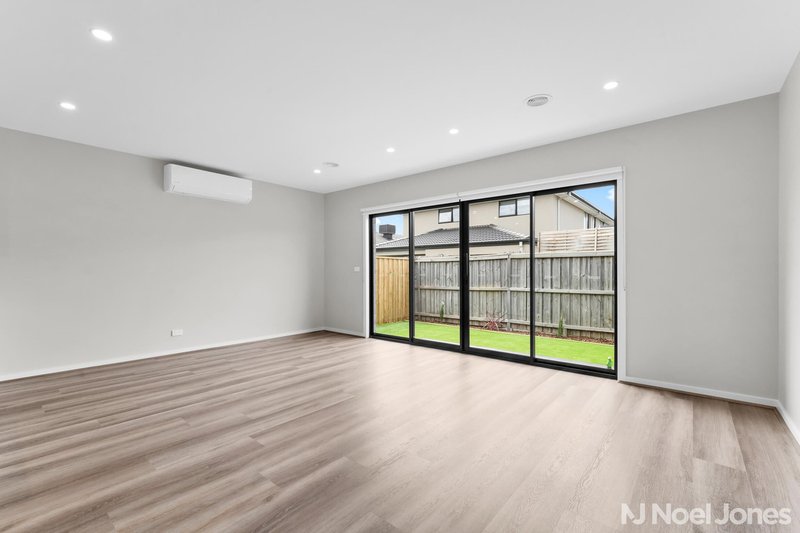 Photo - 16 Semilla Street, Clyde North VIC 3978 - Image 13