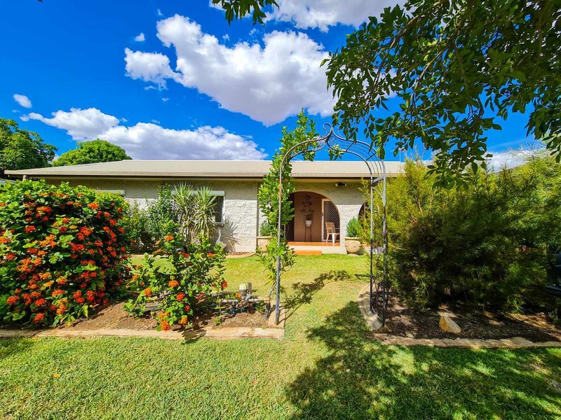 Photo - 16 Shannon Street, Mount Isa QLD 4825 - Image 2