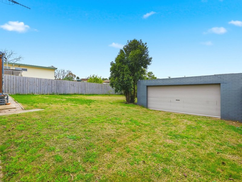 Photo - 16 Shea Street, Bacchus Marsh VIC 3340 - Image 14