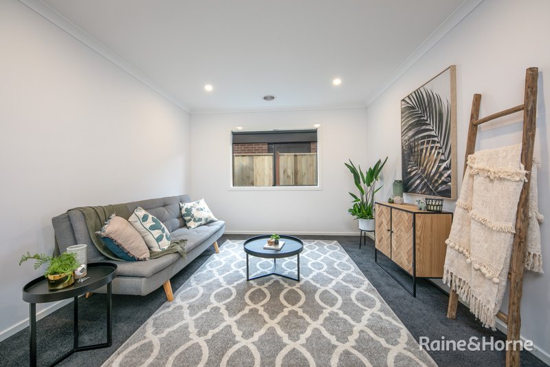 Photo - 16 Sheaf Street, Sunbury VIC 3429 - Image 5