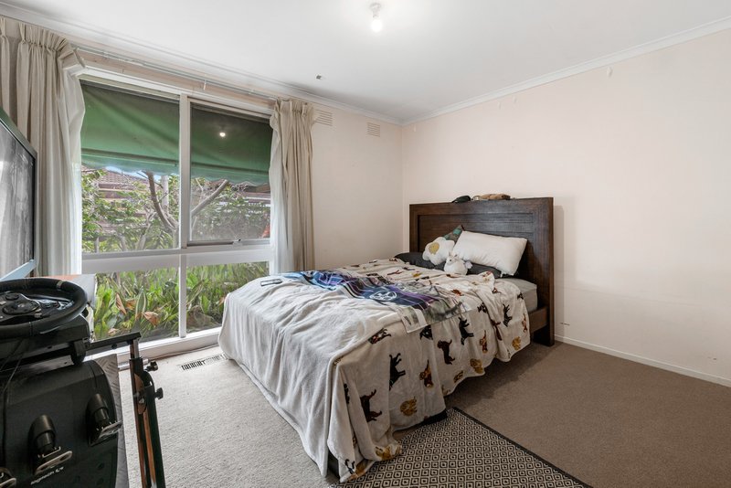 Photo - 16 Sheahan Crescent, Hoppers Crossing VIC 3029 - Image 8