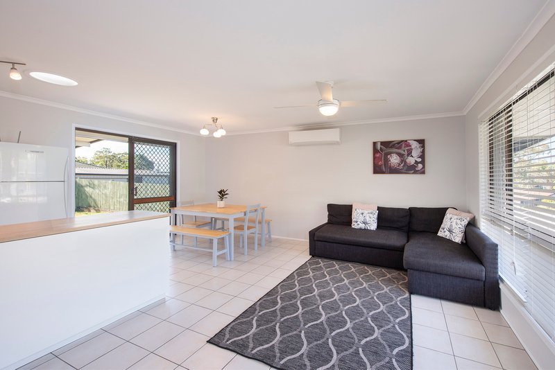 Photo - 16 Shields Street, Mount Warren Park QLD 4207 - Image 5