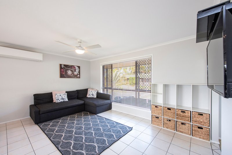 Photo - 16 Shields Street, Mount Warren Park QLD 4207 - Image 6