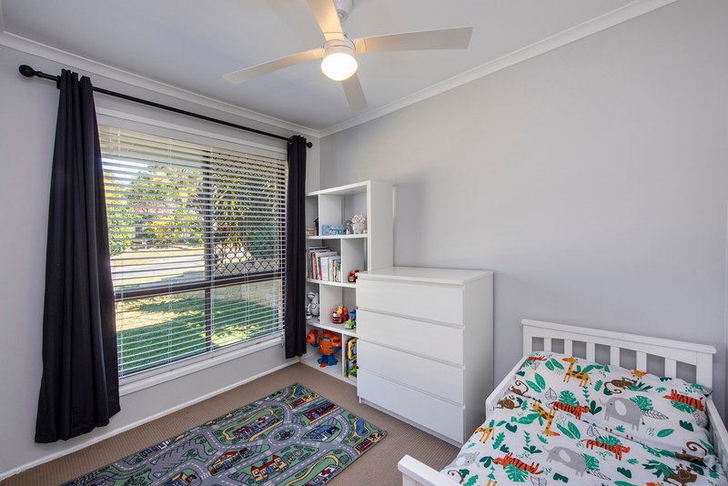 Photo - 16 Shields Street, Mount Warren Park QLD 4207 - Image 13