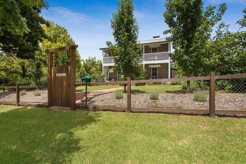 16 Short Street, Armidale NSW 2350