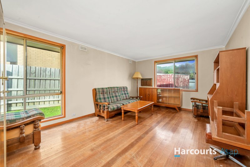 Photo - 16 Silverton Drive, Noble Park North VIC 3174 - Image 2