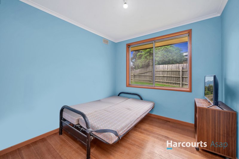 Photo - 16 Silverton Drive, Noble Park North VIC 3174 - Image 5