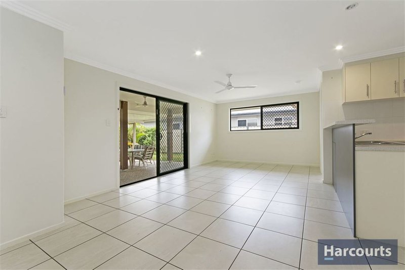 Photo - 16 Sinclair Place, Ningi QLD 4511 - Image 9