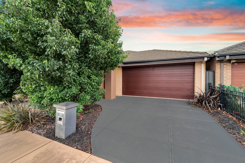 16 Snowsill Circuit, Point Cook VIC 3030