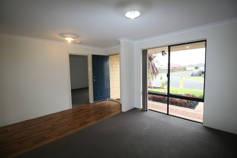 Photo - 16 Solar Street, Australind WA 6233 - Image 5