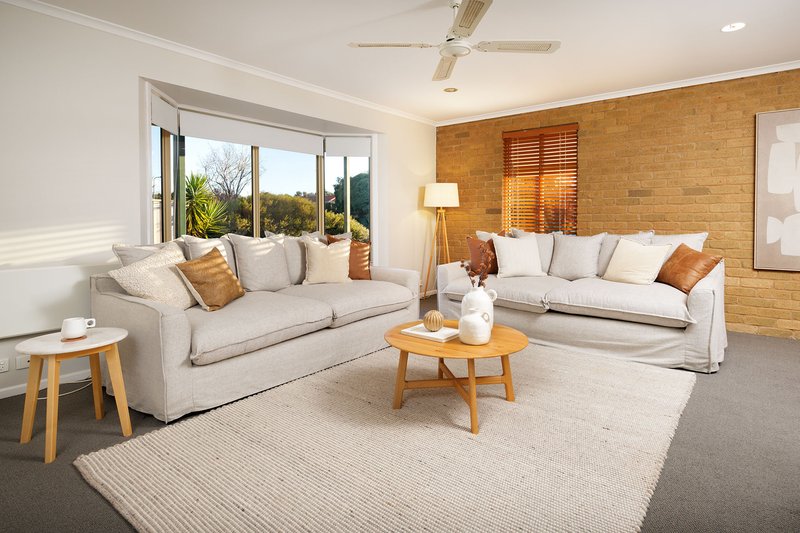 Photo - 16 Sonia Court, Wodonga VIC 3690 - Image 3
