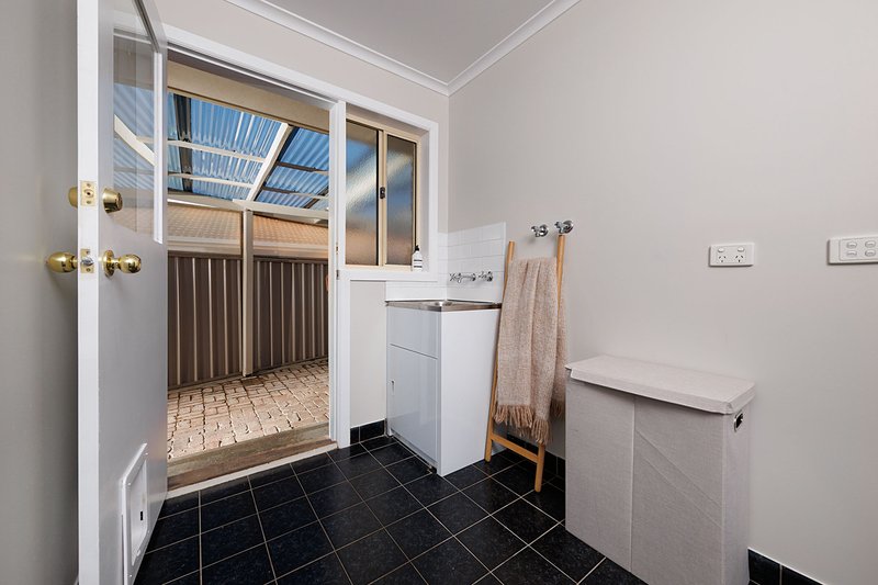 Photo - 16 Sonia Court, Wodonga VIC 3690 - Image 13