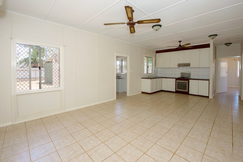 Photo - 16 Spencer Street, Wickham WA 6720 - Image 3