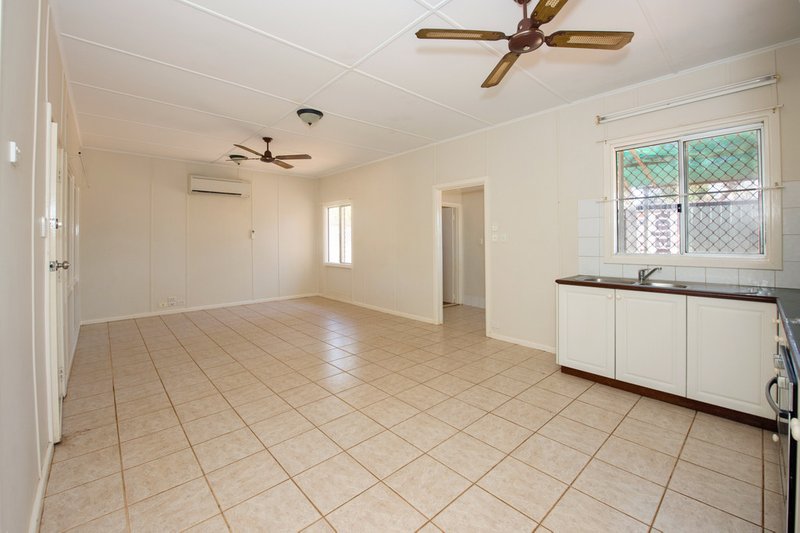 Photo - 16 Spencer Street, Wickham WA 6720 - Image 4