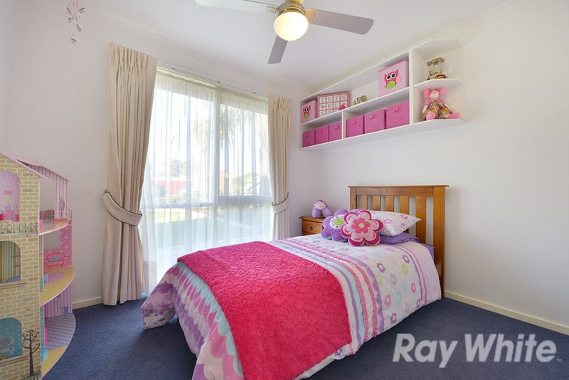 Photo - 16 Spruce Drive, Rowville VIC 3178 - Image 6