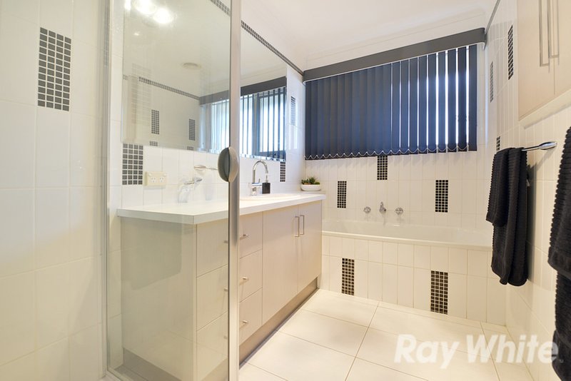Photo - 16 Spruce Drive, Rowville VIC 3178 - Image 8