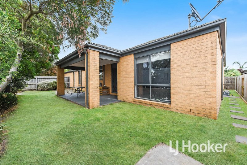 Photo - 16 St Mellion Court, Cranbourne VIC 3977 - Image 12