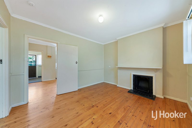 Photo - 16 Stakes Crescent, Elizabeth Downs SA 5113 - Image 3