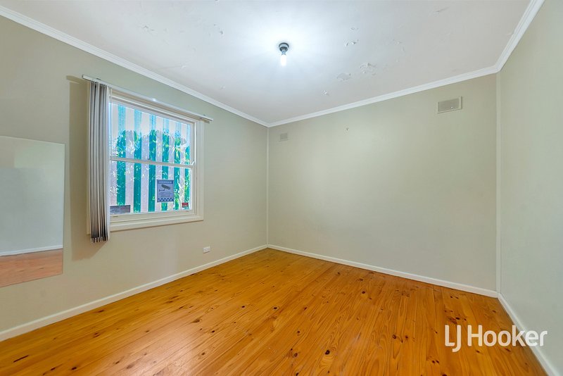 Photo - 16 Stakes Crescent, Elizabeth Downs SA 5113 - Image 7