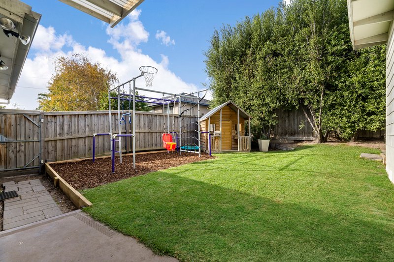 Photo - 1/6 Stapley Crescent, Chadstone VIC 3148 - Image 8