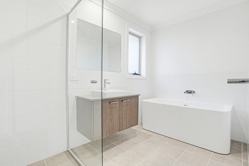 Photo - 16 Stenland Street, Rouse Hill NSW 2155 - Image 9