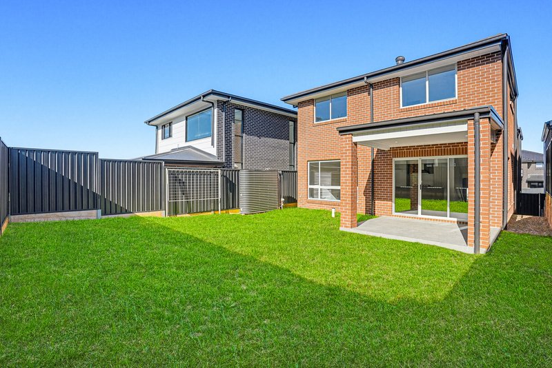 Photo - 16 Stenland Street, Rouse Hill NSW 2155 - Image 10