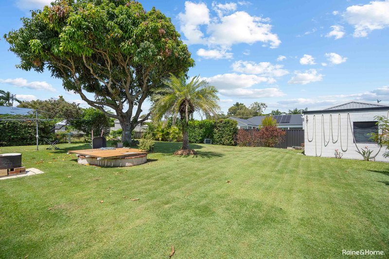 Photo - 16 Stewart Street, Urangan QLD 4655 - Image 14