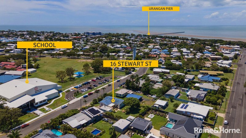 Photo - 16 Stewart Street, Urangan QLD 4655 - Image 17