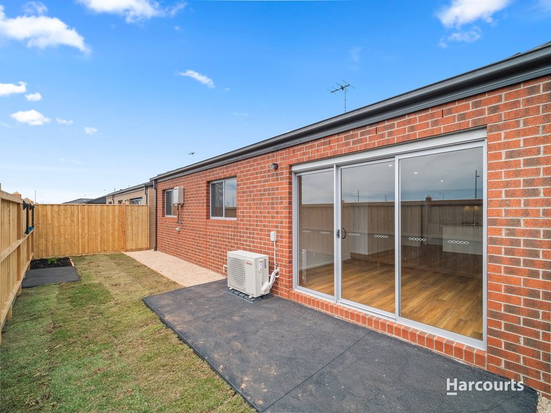 Photo - 16 Stodart Street, Tarneit VIC 3029 - Image 9