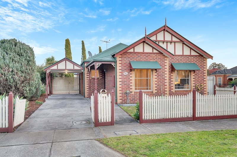 16 Stoneleigh Place, Craigieburn VIC 3064