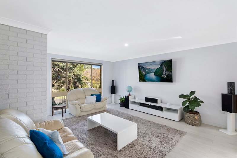 Photo - 16 Stratford Park Drive, Terrigal NSW 2260 - Image 2