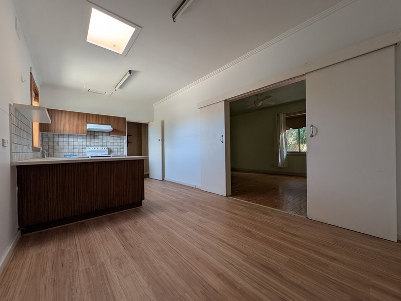 Photo - 16 Strathfield Terrace, Largs Bay SA 5016 - Image 5