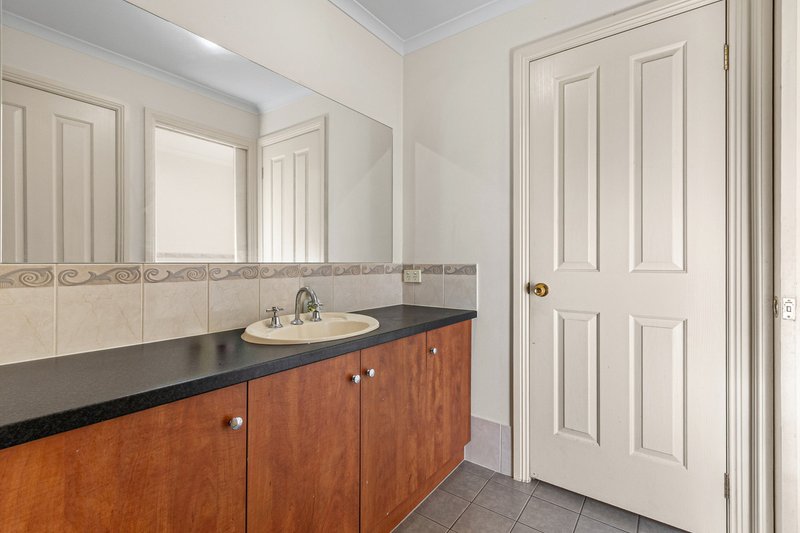 Photo - 16 Strathmore Avenue, Smithfield SA 5114 - Image 11