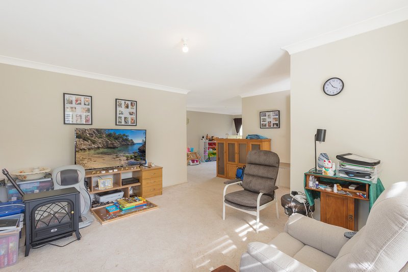 Photo - 16 Strathmore Crescent, Kalaru NSW 2550 - Image 4