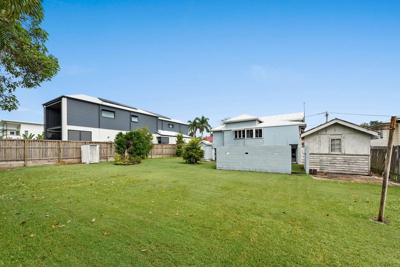 Photo - 16 Strong Avenue, Graceville QLD 4075 - Image 6