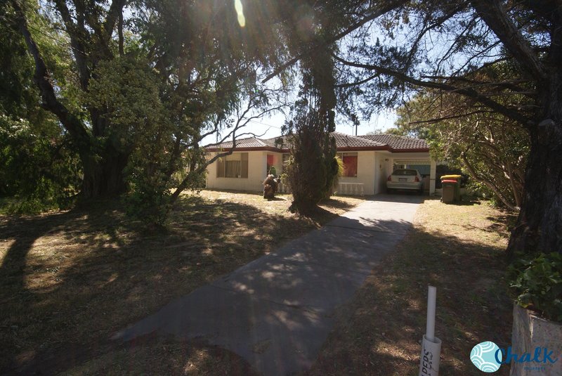 Photo - 16 Studzor Street, Warnbro WA 6169 - Image 2