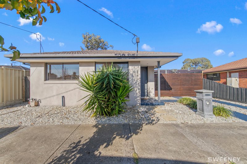 Photo - 16 Sturrock Court, Altona Meadows VIC 3028 - Image 2