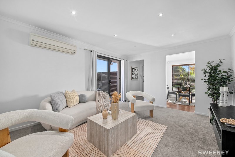 Photo - 16 Sturrock Court, Altona Meadows VIC 3028 - Image 3