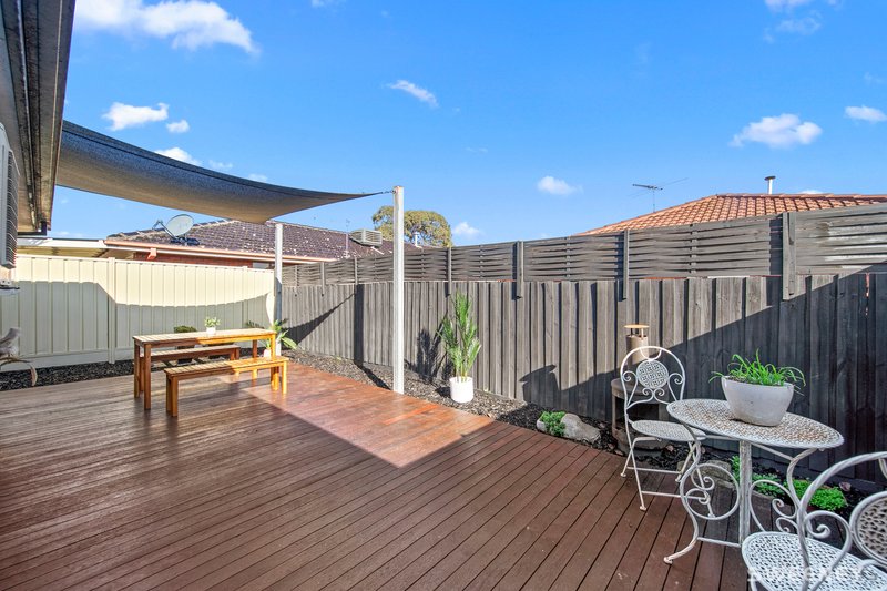 Photo - 16 Sturrock Court, Altona Meadows VIC 3028 - Image 10