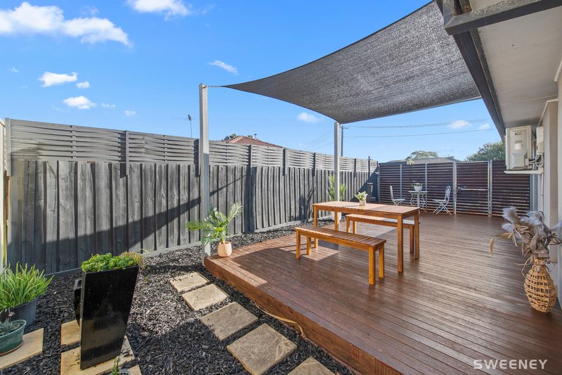 Photo - 16 Sturrock Court, Altona Meadows VIC 3028 - Image 12