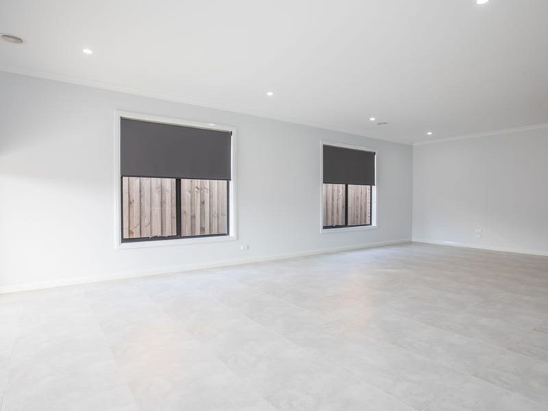 Photo - 16 Sublime Point Road, Bacchus Marsh VIC 3340 - Image 2