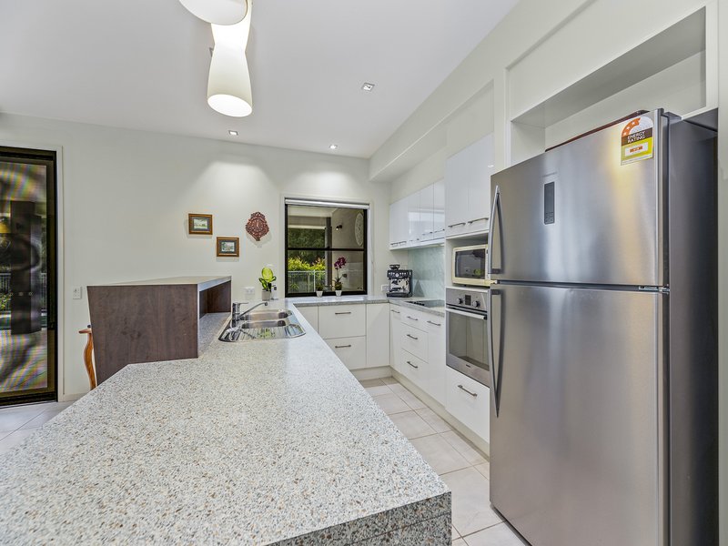 Photo - 16 Summer Ridge Place, Buderim QLD 4556 - Image 5