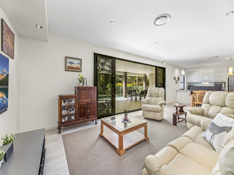 Photo - 16 Summer Ridge Place, Buderim QLD 4556 - Image 7