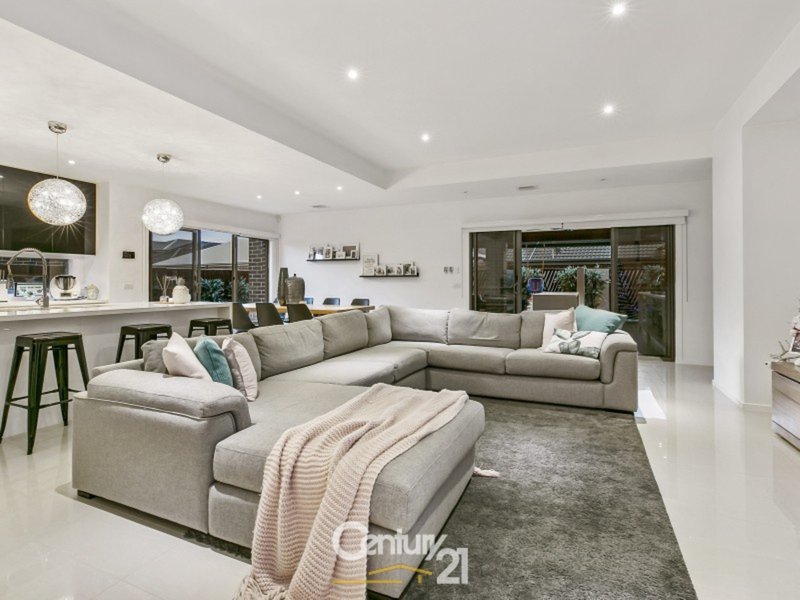 Photo - 16 Sun Orchid Drive, Pakenham VIC 3810 - Image 10