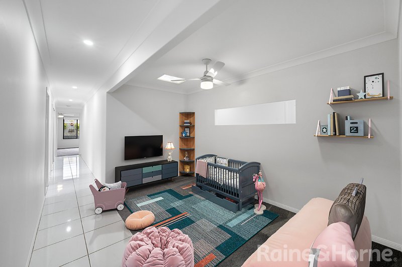 Photo - 16 Sunstone Circuit, Mango Hill QLD 4509 - Image 4