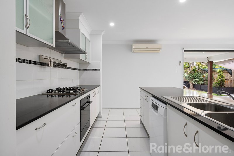 Photo - 16 Sunstone Circuit, Mango Hill QLD 4509 - Image 6