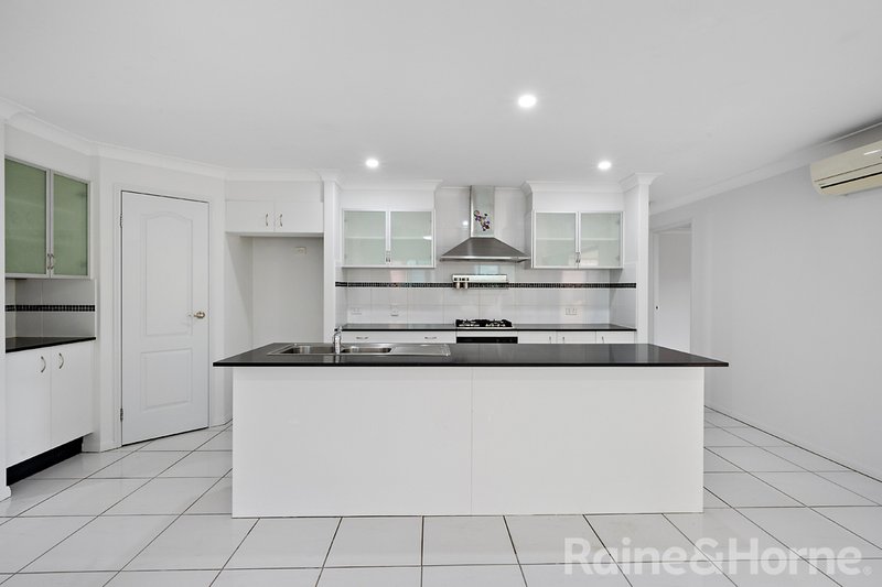 Photo - 16 Sunstone Circuit, Mango Hill QLD 4509 - Image 7